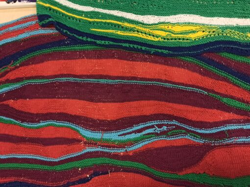 Strickbild mit Wellen und Herzen